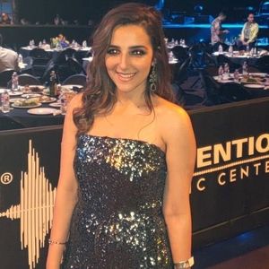 Meet your Posher, Farah